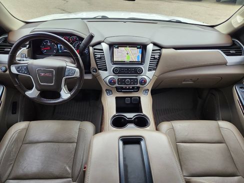 Used 2019 GMC Yukon XL SLT w/ Premium Edition AWD/4WD image 4