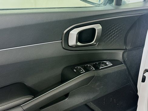 Used 2024 Kia Sorento S image 15