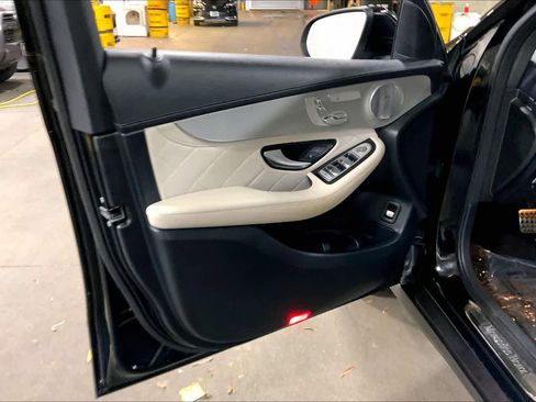 Used 2019 Mercedes-Benz GLC 300 4MATIC Coupe image 21
