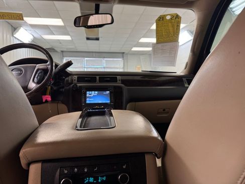 Used 2013 GMC Yukon Denali image 23