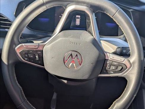 Used 2023 Volkswagen Taos SE image 27