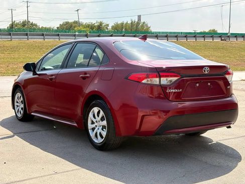 Used 2022 Toyota Corolla LE FWD image 5