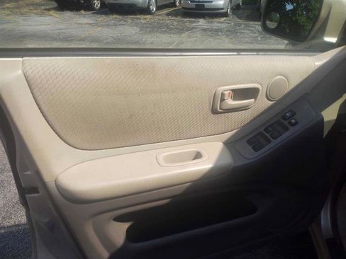 Used 2005 Toyota Highlander Limited image 6