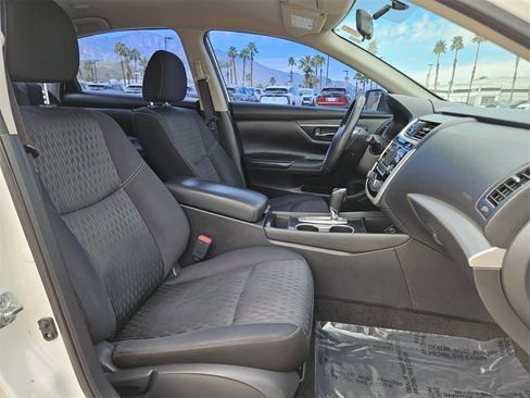 Used 2018 Nissan Altima 2.5 SV image 14