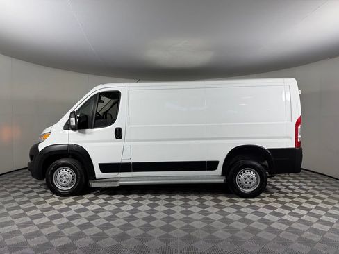 Used 2025 RAM ProMaster 2500 w/ U-Haul Equipment Group FWD image 11