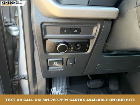 Used 2024 Ford Expedition XLT image 21