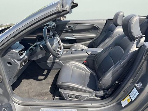Used 2025 Ford Mustang Premium RWD image 21