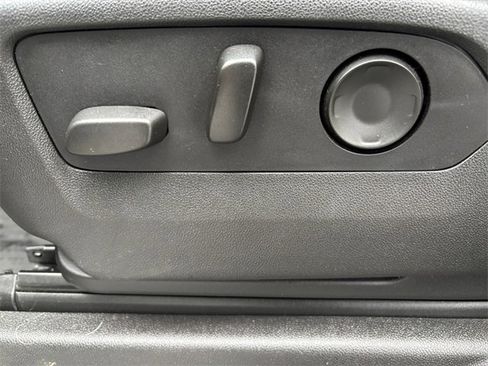 Used 2021 GMC Yukon AT4 w/ AT4 Premium Plus Package image 16