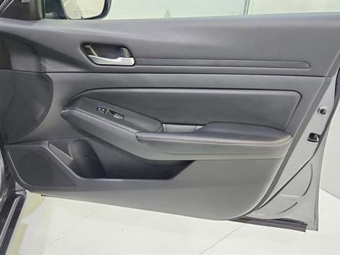 Certified 2024 Nissan Altima 2.5 SV FWD image 25