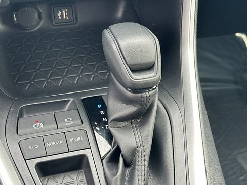 Certified 2023 Toyota RAV4 LE image 22