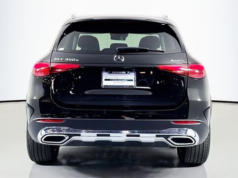 Used 2025 Mercedes-Benz GLC 350e 4MATIC image 4