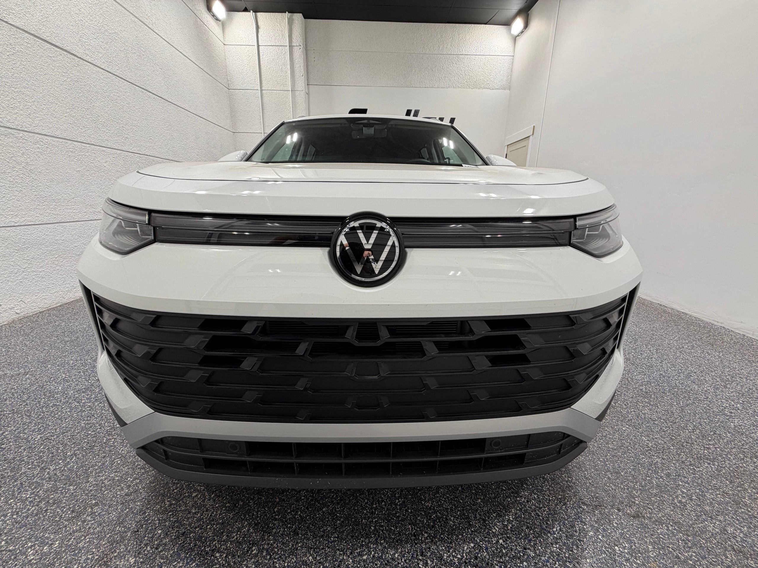 Used 2026 Volkswagen Tiguan SE AWD/4WD image 10