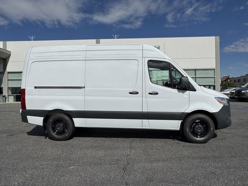 New 2025 Mercedes-Benz Sprinter 2500 image 9