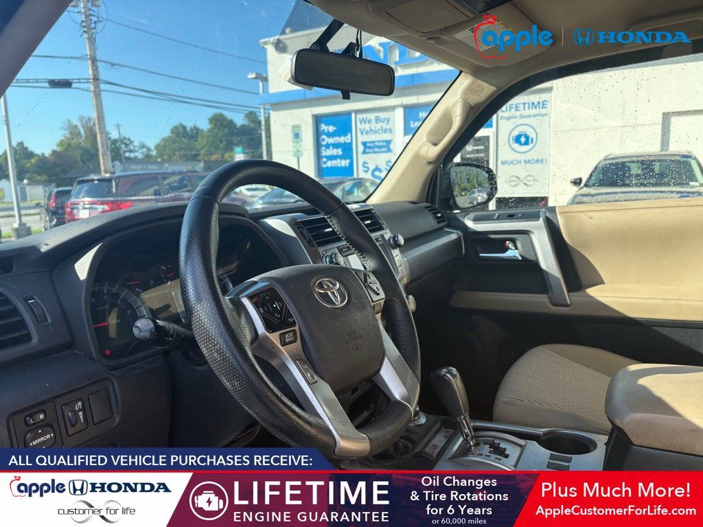 Used 2014 Toyota 4Runner SR5 AWD/4WD image 7