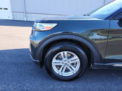 Used 2023 Ford Explorer XLT w/ Equipment Group 202A AWD/4WD image 10