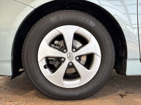 Used 2015 Toyota Prius Four FWD image 10