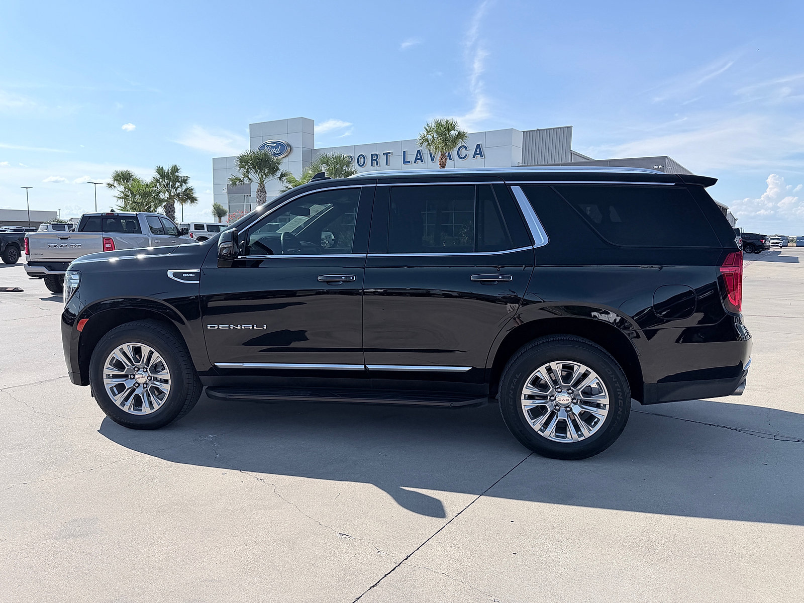 Used 2024 GMC Yukon Denali AWD/4WD image 4