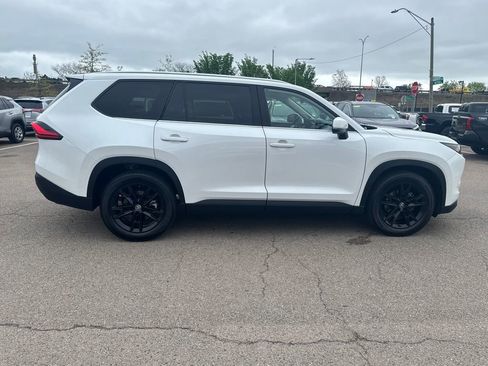 Used 2024 Toyota Grand Highlander AWD image 10