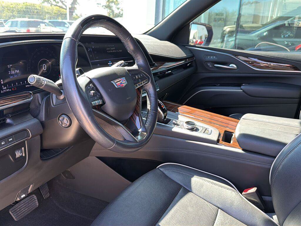 Used 2022 Cadillac Escalade ESV Premium Luxury AWD/4WD image 9