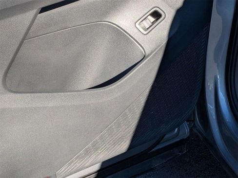 Used 2025 Volkswagen Atlas SE image 15