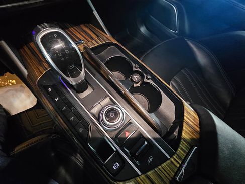 Used 2018 Maserati Levante GranLusso image 35