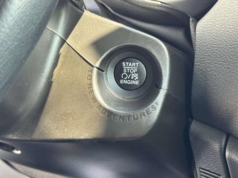 Used 2020 Jeep Renegade Altitude AWD/4WD image 23