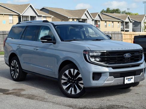 New 2025 Ford Expedition Platinum w/ Driver's Package image 3