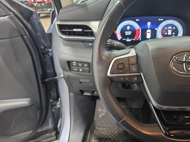 Used 2023 Toyota Highlander Platinum AWD/4WD image 12