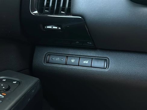 Used 2024 Nissan Pathfinder SV w/ SV Premium Package AWD/4WD image 30