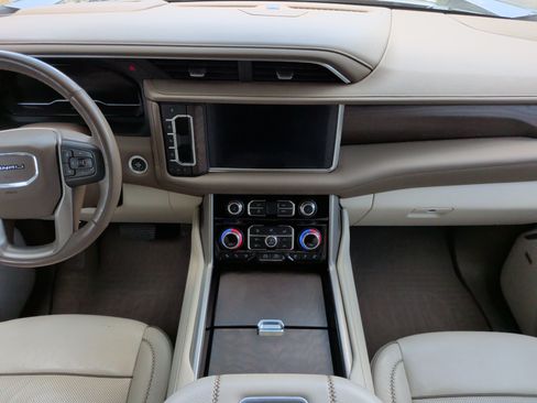 Used 2022 GMC Yukon Denali RWD image 32
