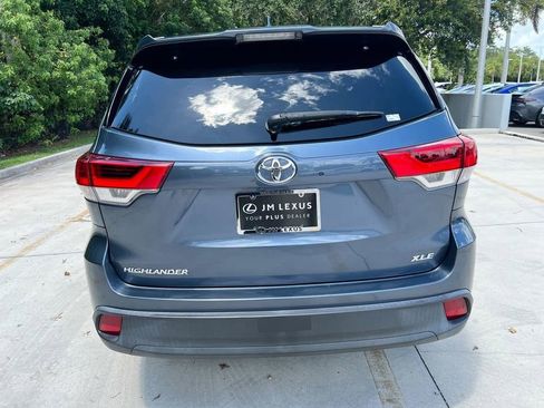 Used 2018 Toyota Highlander XLE FWD image 6