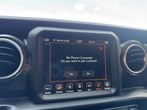 Used 2020 Jeep Wrangler Unlimited Sahara image 29