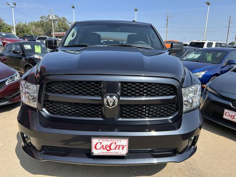 Used 2017 RAM 1500 Express image 2