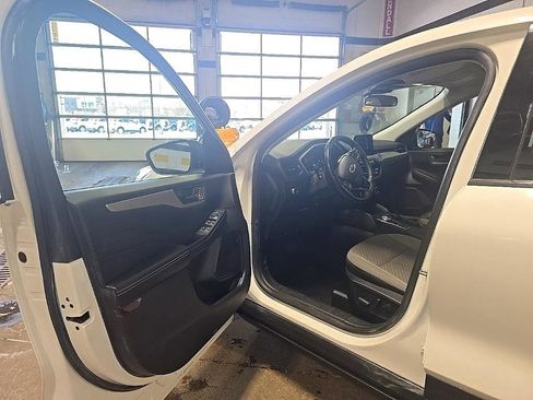 Used 2022 Ford Escape SE w/ Convenience Package image 9