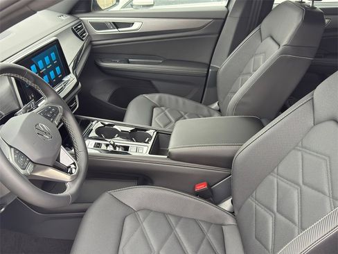New 2026 Volkswagen Atlas Cross Sport SE image 10