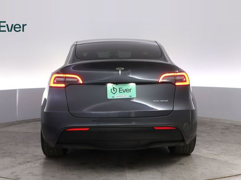 Used 2022 Tesla Model Y Performance AWD/4WD image 15