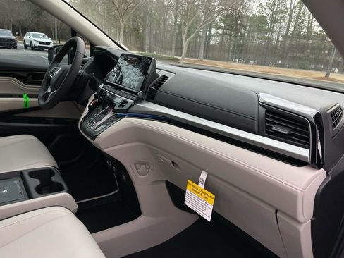 New 2026 Honda Odyssey Touring image 33