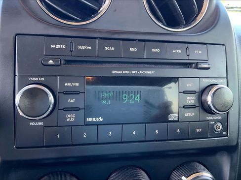 Used 2012 Jeep Patriot Latitude FWD image 31