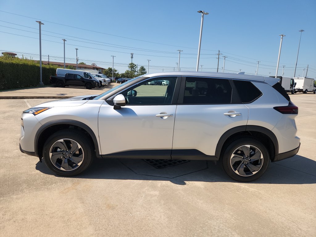 Used 2025 Nissan Rogue SV FWD image 8