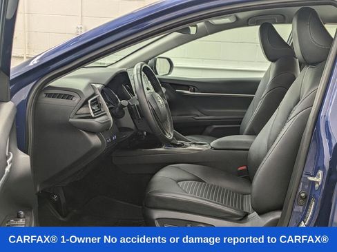 Used 2023 Toyota Camry SE FWD image 3