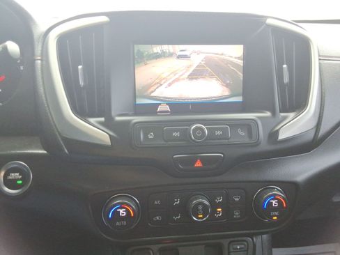 Used 2021 GMC Terrain SLE w/ Driver Convenience Package image 16