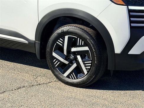 New 2026 Nissan Kicks SV w/ SV Premium Package image 7