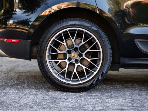 Used 2018 Porsche Macan Sport Edition image 14