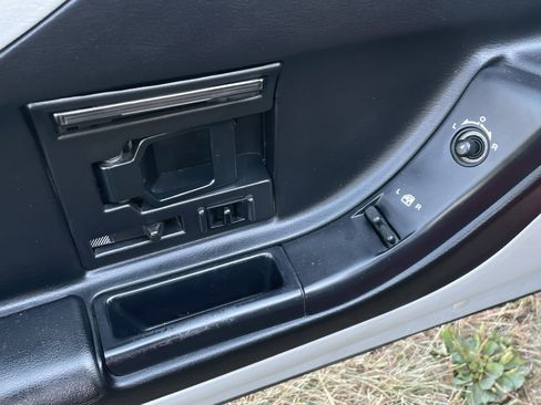 Used 1994 Chevrolet Corvette Coupe image 10