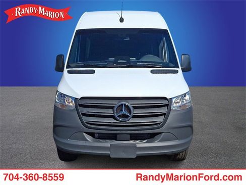 Used 2025 Mercedes-Benz Sprinter 2500 image 2