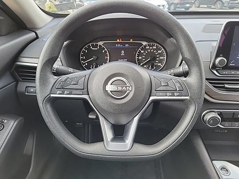 Used 2024 Nissan Altima 2.5 SV FWD image 20