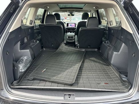 Used 2024 Volkswagen Atlas SEL Premium R-Line image 10