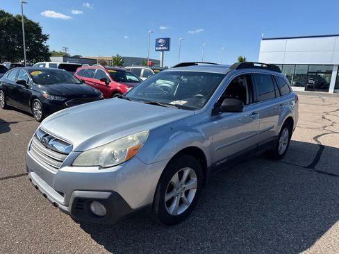 Used 2013 Subaru Outback 2.5i Premium AWD/4WD image 1