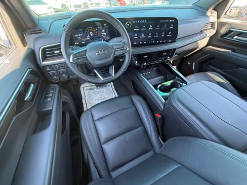 Used 2025 Chevrolet Tahoe Z71 w/ Comfort Package AWD/4WD image 18
