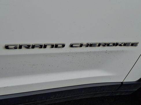 Certified 2023 Jeep Grand Cherokee Limited image 29